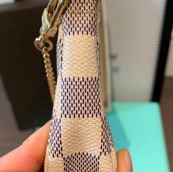 🎁SOLD🎁Mini Pochette Damier Azur - Picture 5 of 11